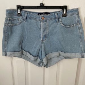 Hollister High-Rise Boyfriend Short